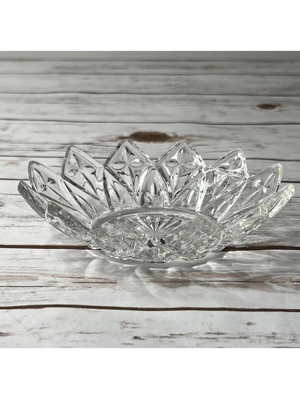 Vintage Federal Glass Berry Bowl Lotus Flower Design
